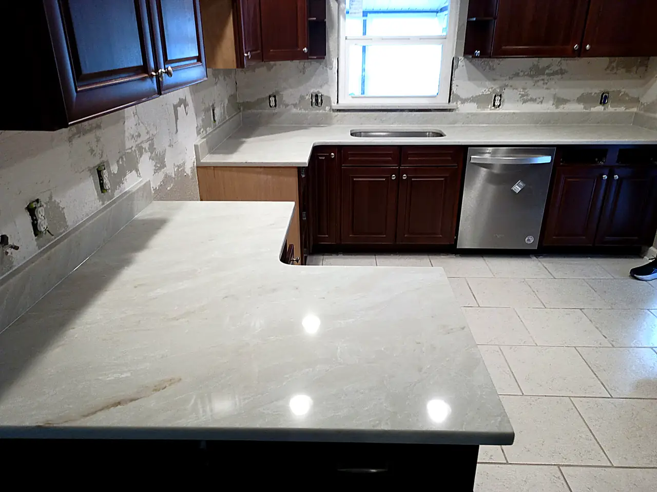 Calacatta Quartz countertop kitchen — Edstone Orlando installation