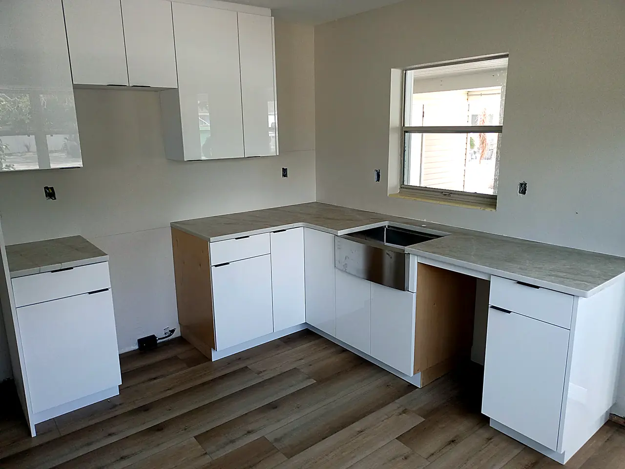 Calacatta Quartz countertop kitchen — Edstone Orlando installation