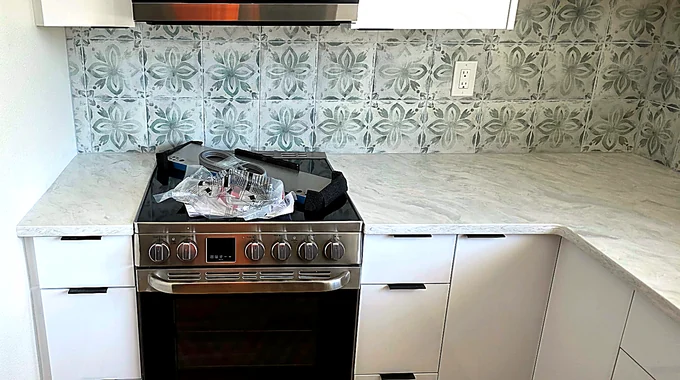 Calacatta Quartz countertop kitchen — Edstone Orlando installation