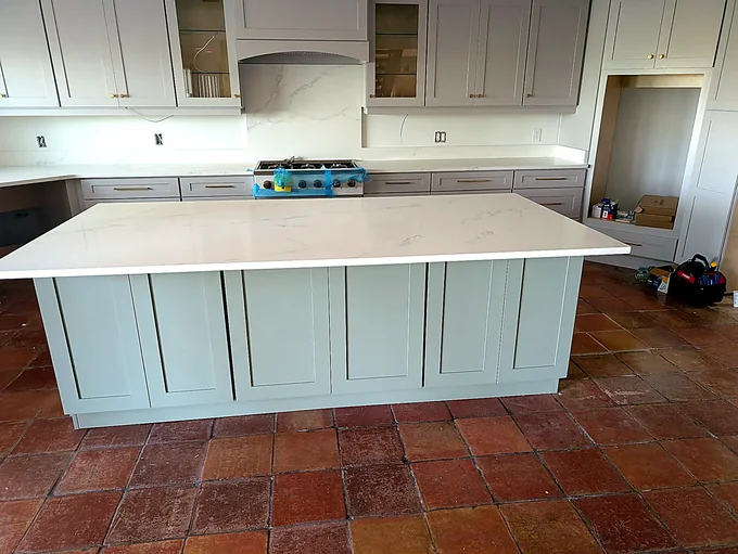 Calacatta Quartz countertop kitchen — Edstone Orlando installation
