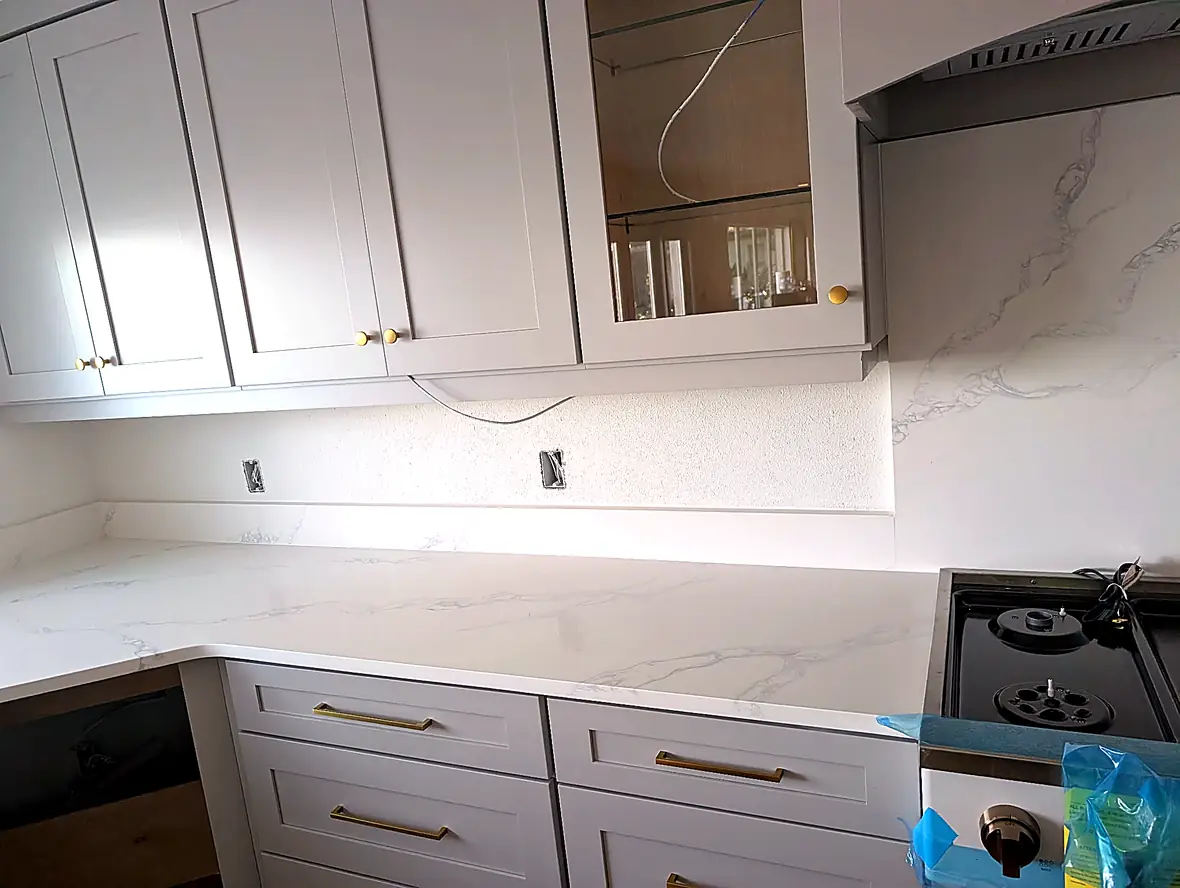Calacatta Quartz countertop kitchen — Edstone Orlando installation